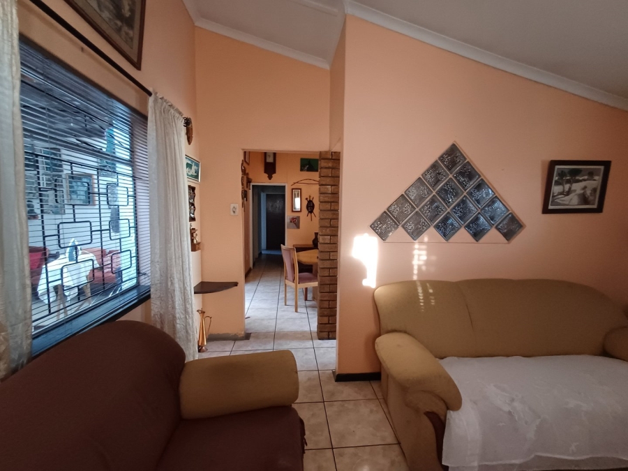 3 Bedroom Property for Sale in Bishop Lavis Western Cape